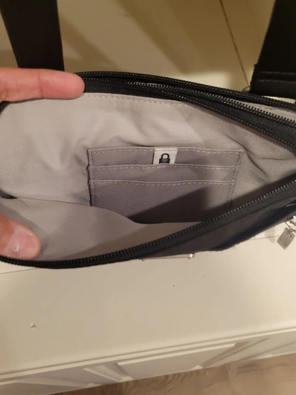 Baggallini Black Nylon Crossbody Messenger - Picture 6 of 7